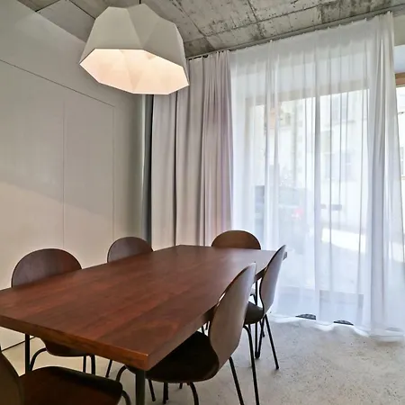 Modern House In The Old Town Of 빕스